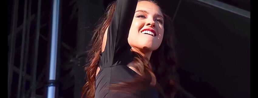 Olivia Performs at the iHeartRadio Music Festival