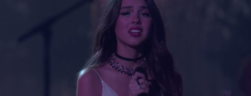 Olivia Rodrigo Performs ‘drivers license’ at 2022 Grammys